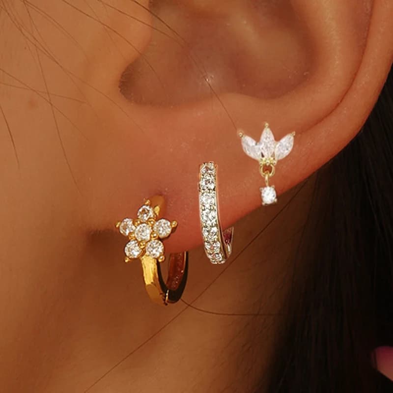 3Pcs Flower Huggie Hoop Earrings Set For Women Fashion Tragus Piercing Earring Cartilage Jewelry Helix Ziecon Lobe Buckle Earing