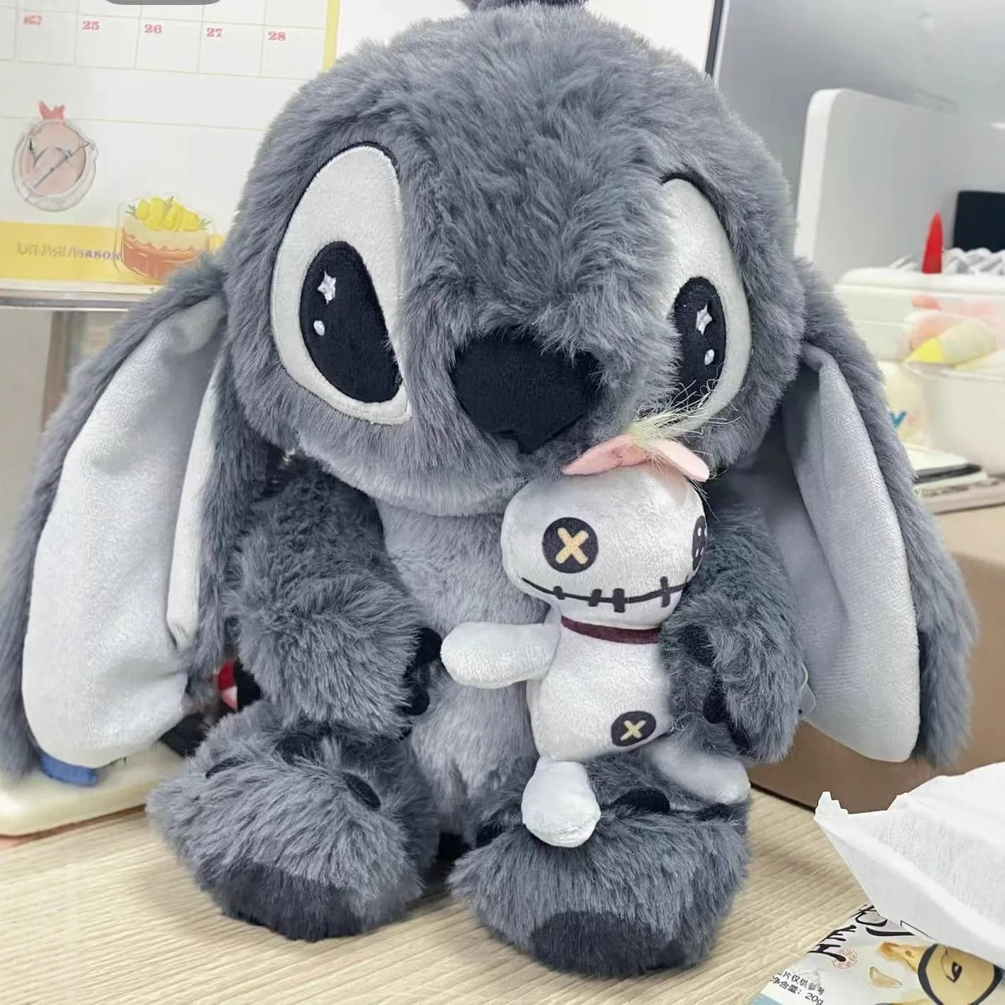 Peluche Disney Stitch, Bambola Morbida, Cuscino per Divano, Compagno di Sonno, Decorazione per Camera e Scrivania, Regalo Festivo