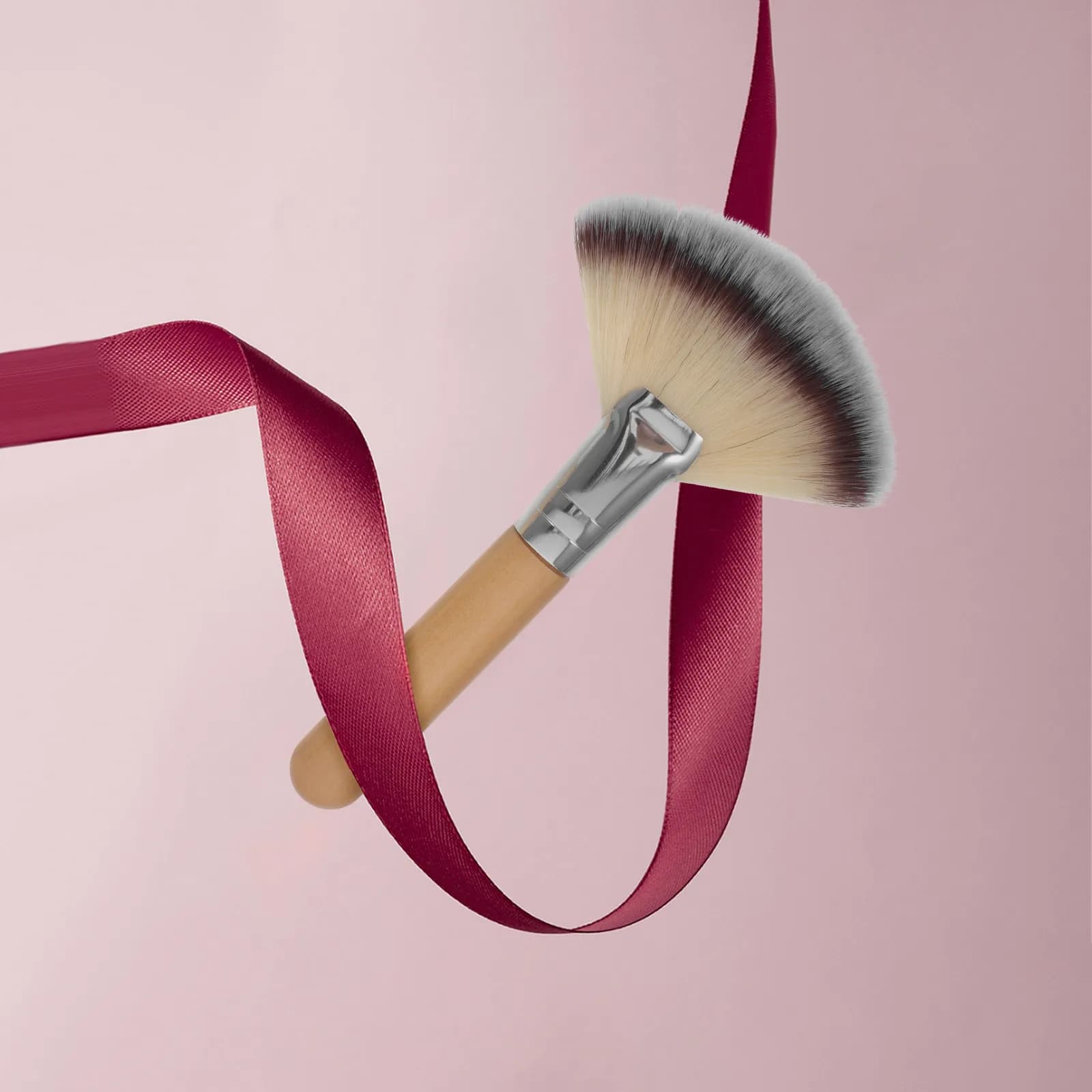 Set di 4 Pennelli per Trucco in Nylon Premium, Pennello per Cipria e Illuminante, Strumenti Morbidi e Densi per il Makeup di Donne e Ragazze