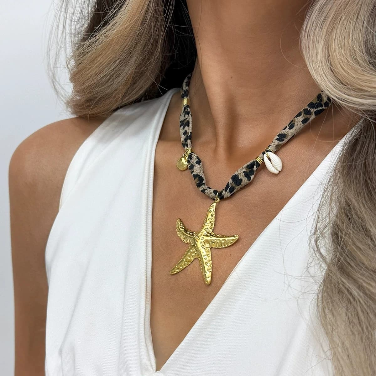 Collana girocollo con sciarpa leopardata, gioielli boho estivi da spiaggia, collana con ciondoli multipli