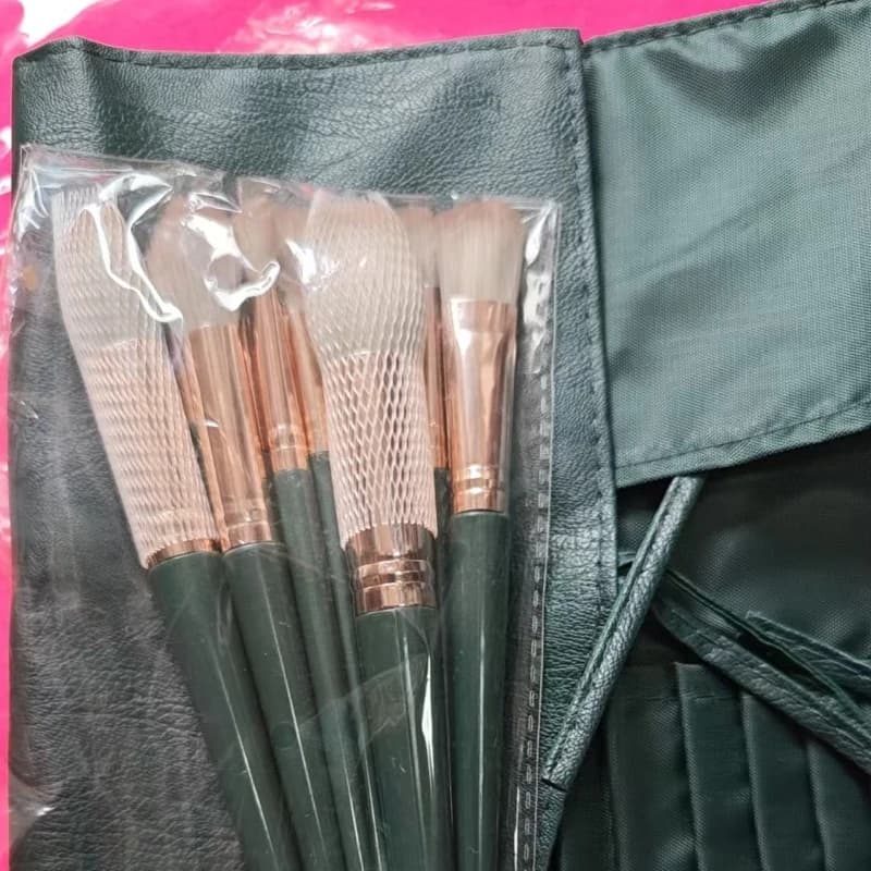 Set 14 Pennelli Trucco Professionali Soffici per Fondotinta, Ombretto, Fard e Polvere - Strumenti di Bellezza Essenziali