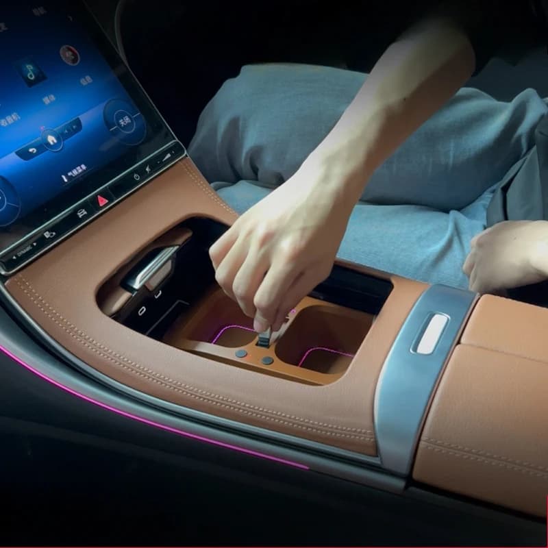 Per Mercedes Benz Classe C 2022 2023 2024 2025 C260L/C200 Dock di Espansione della Fragranza per Auto 45W Ricarica Veloce USB Hub portabicchieri
