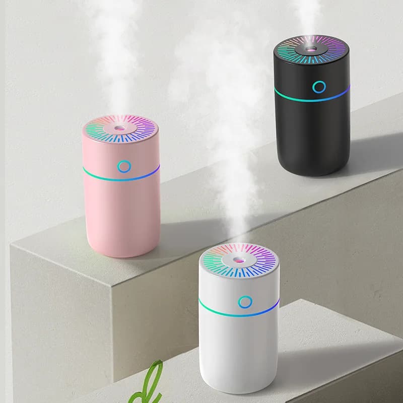 Nuovo elenco Mini auto portatile USB, umidificatore ad ultrasuoni domestico all'ingrosso con luce notturna a colori