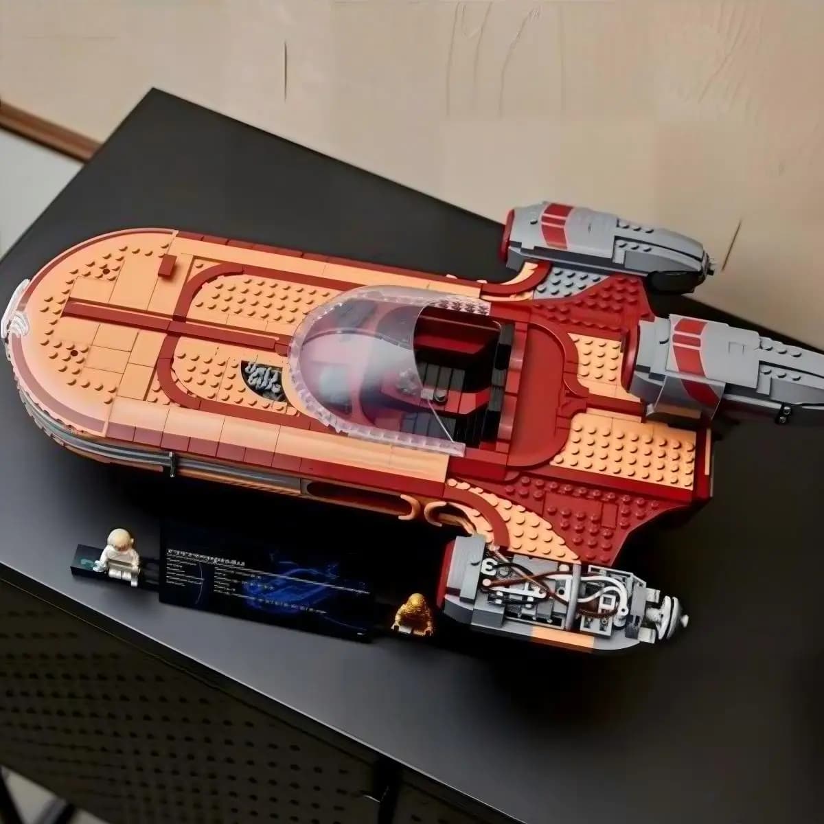 2026NEW 75341 1890PCS luke skywalker s landspeeder Building Blocks Speeder Model Office Desk Decor Ornament