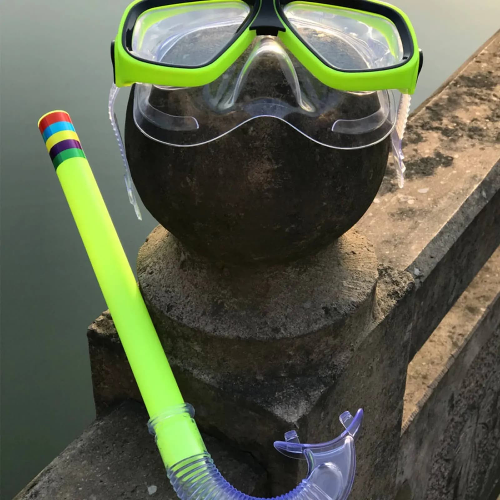 Set Maschera Subacquea per Bambini, Leggero, con Tubo per Snorkeling, Attrezzatura per Sport Acquatici, Lente Trasparente, Ampia Visuale per Snorkeling e Spiaggia
