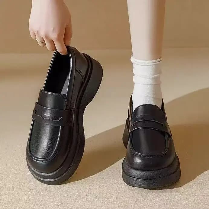 Retro Soft Bottom British JK Style Slip-On Loafers Casual Flat Head Covering Shoes Comfortable All-Season Fashion Footwear