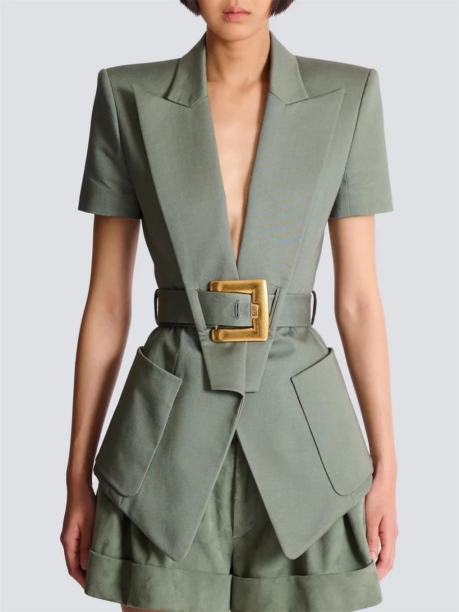 Moda Estiva Donna 2026: Gilet Slim-Fit con Cintura e Fibbia Metallica — Top e Capo Soprattutto Versatile in Stile Y2K