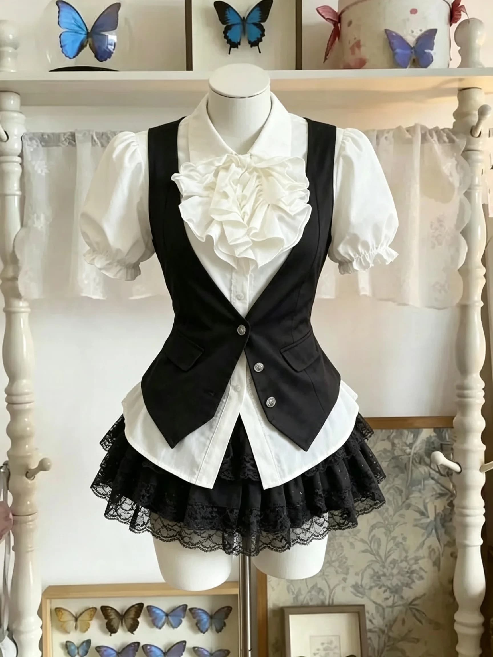 Completo Tre Pezzi Sweet Lolita da Donna: Blusa in Pizzo con Fiocco + Gilet + Minigonna a Balze, Stile Giapponese Y2K Harajuku, Completo con Gonna Corta 2026