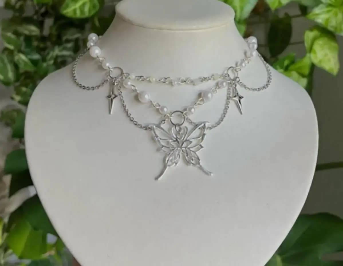 Collana con Ali di Farfalla Stile Dea Fatata / Collana Indie Y2K con Perle / Collana da Strega in Quarzo Stile Pixie Fairycore / Collana Statement / Choker