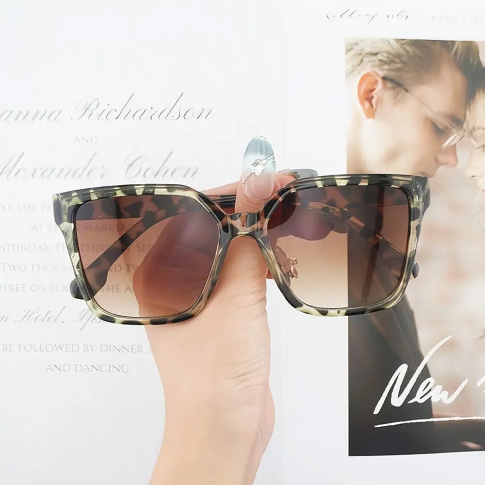 Vintage Punk Large Gradient Sun Glasses, Pale Cream Frame Double Tea Gradient Lenses For Holiday Shooting