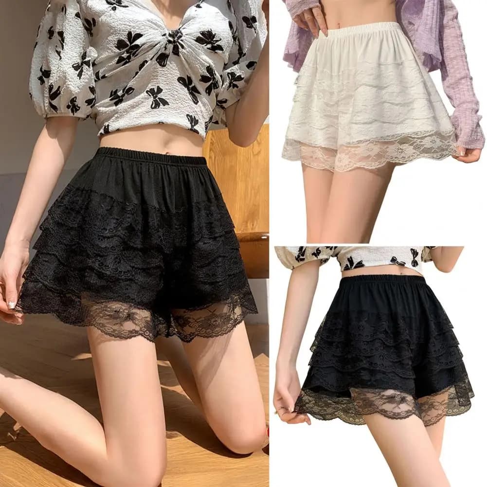 Pantaloncini da donna in pizzo con volant a strati, pantaloncini a fustella floreali in pizzo, pantaloncini sexy a strati mini