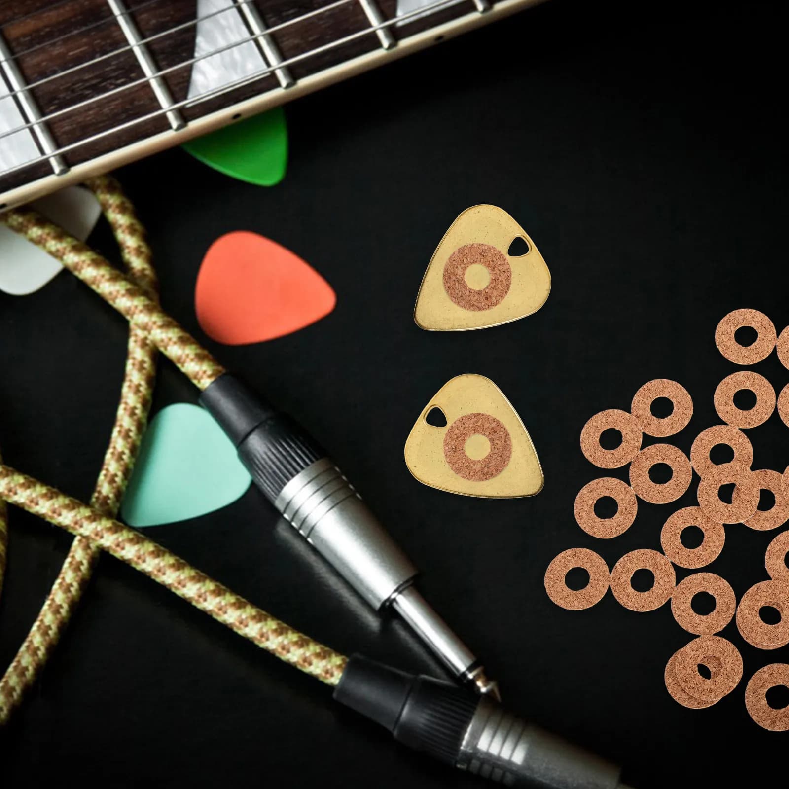40 Pezzi Grip Antiscivolo per Plettri di Chitarra, Cuscinetti Autoadesivi in Sughero per Chitarre Elettriche e Acustiche, Presa Sicura e Adesione Duratura