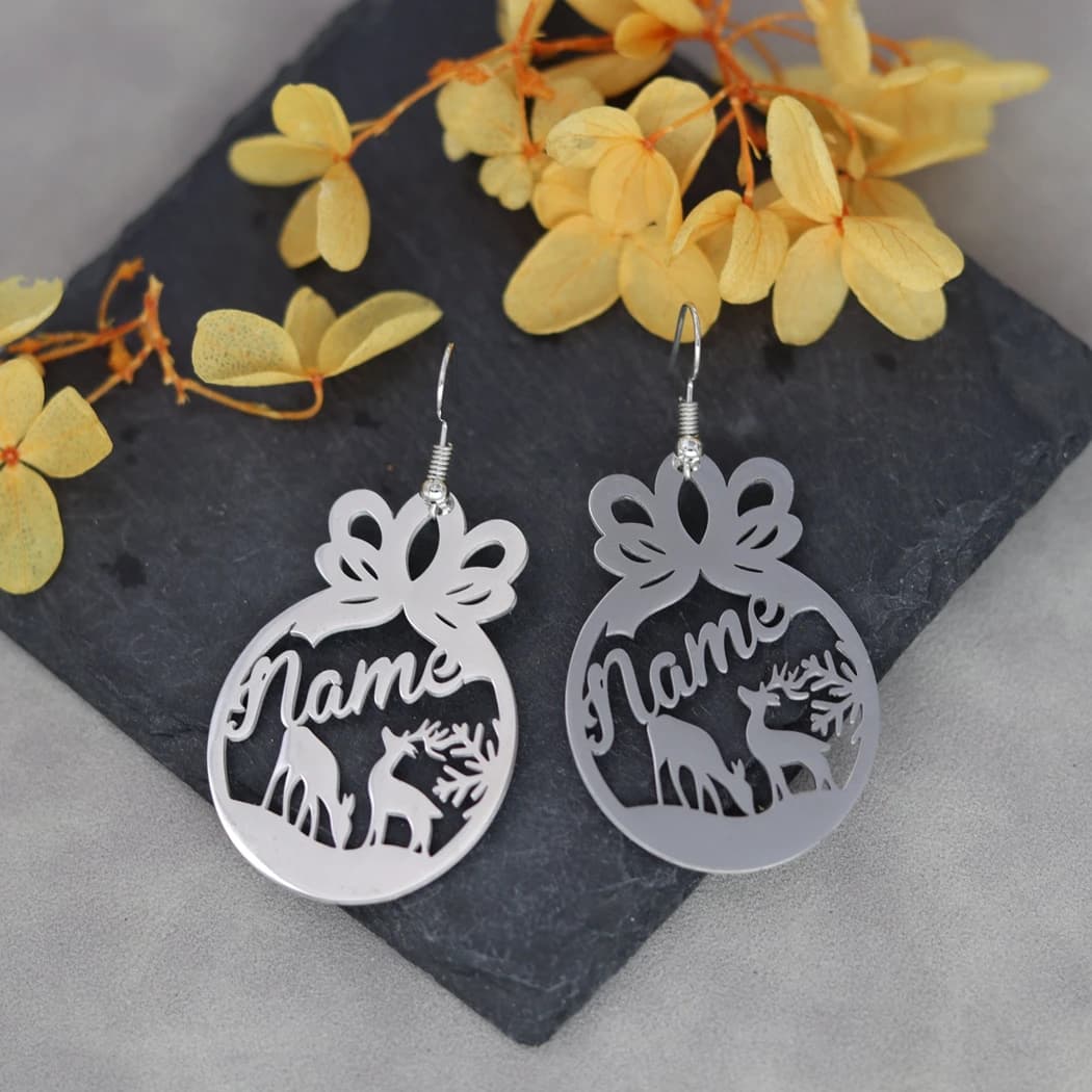 QIAMNI Natale Personalizzato Lettera Targhetta Orecchini pendenti Creativo Alce Fiocco di neve Cervi Nome personalizzato Orecchino Regalo gioielli per feste