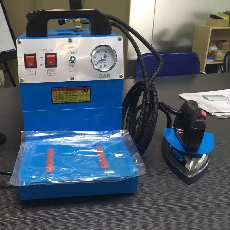 ST-750 Piroscafo per indumenti da viaggio portatile in ferro da stiro per caldaia elettrica portatile rosa per vestiti, auto e uso domestico con spina americana