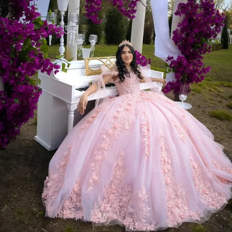 Abito Quinceanera rosa lucido personalizzato con spalle scoperte Applique di paillettes in pizzo Fiore 3D Fiocco di cristallo abiti da 15 Quinceanera