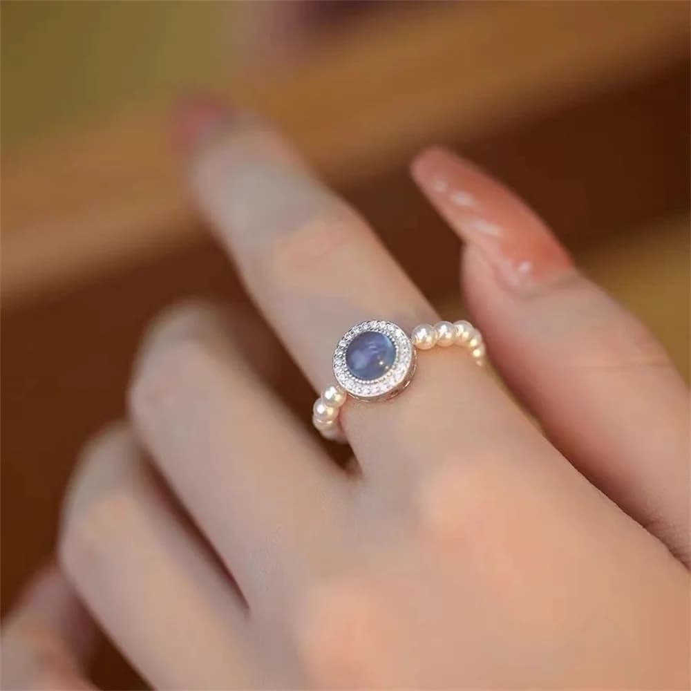 Anello blu oceano Anello elastico con perline di perle Accessori di gioielli francesi squisiti Anello di temperamento di nicchia di lusso leggero