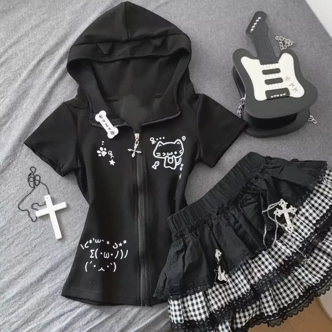 Nice Japanese short sleeve Y2K summer t-shirt, slim fit, adorable, with hood and zip closure, casual women's sportswear