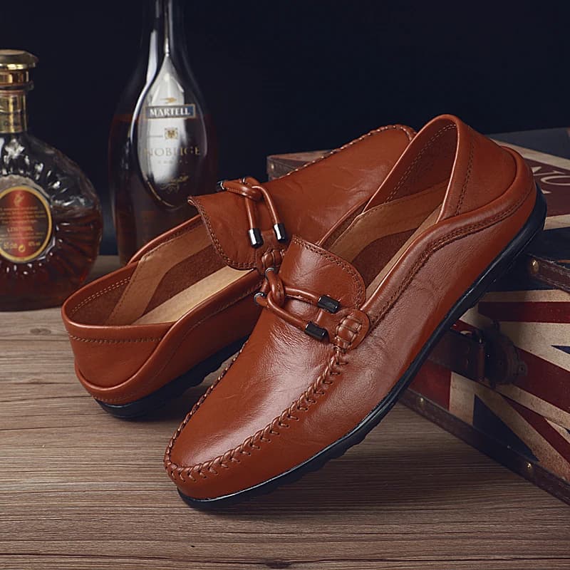 Breathable men's casual shoes in spring and summer leisure trend retro horse-bit buckle bean shoes fashion set foot pedal.