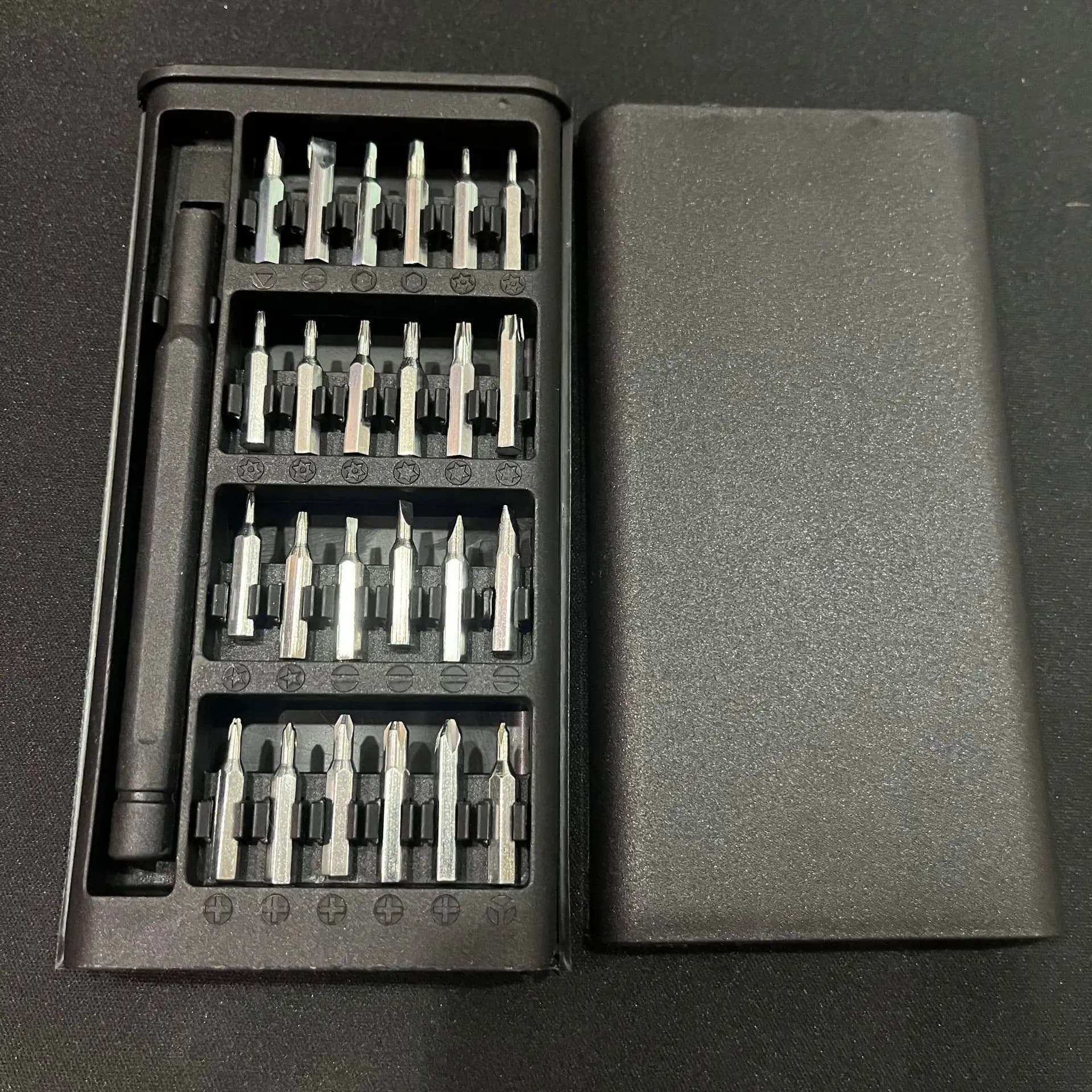 Precision set for repair and dismantling of cell phones, multifunction screwdriver