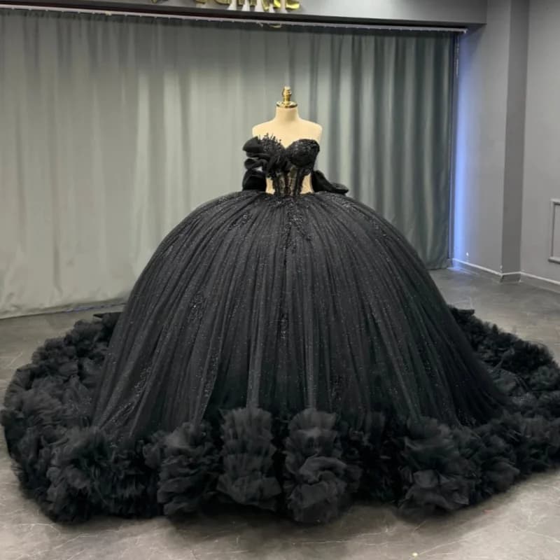 Dhiny Nero Abiti Quinceanera con spalle scoperte Glitter Decalcomania di cristallo Coda lunga Fiocco Stratificazione di pizzo Vestido 15 Quinceanera Personalizzato