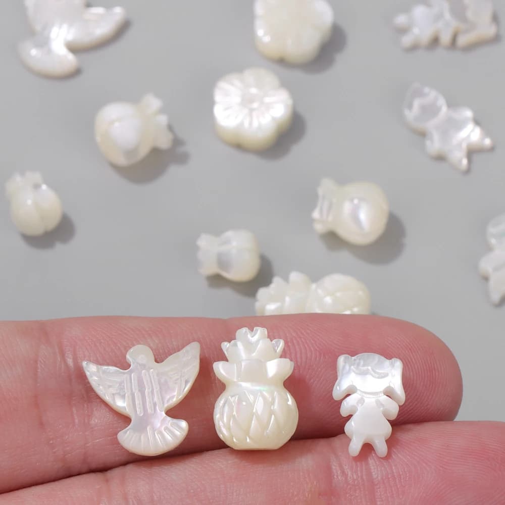 Carino bianco madreperla conchiglia Charms tulipani naturali fiore colomba ragazzo ragazza conchiglie perline per gioielli che fanno collana braccialetto fai da te