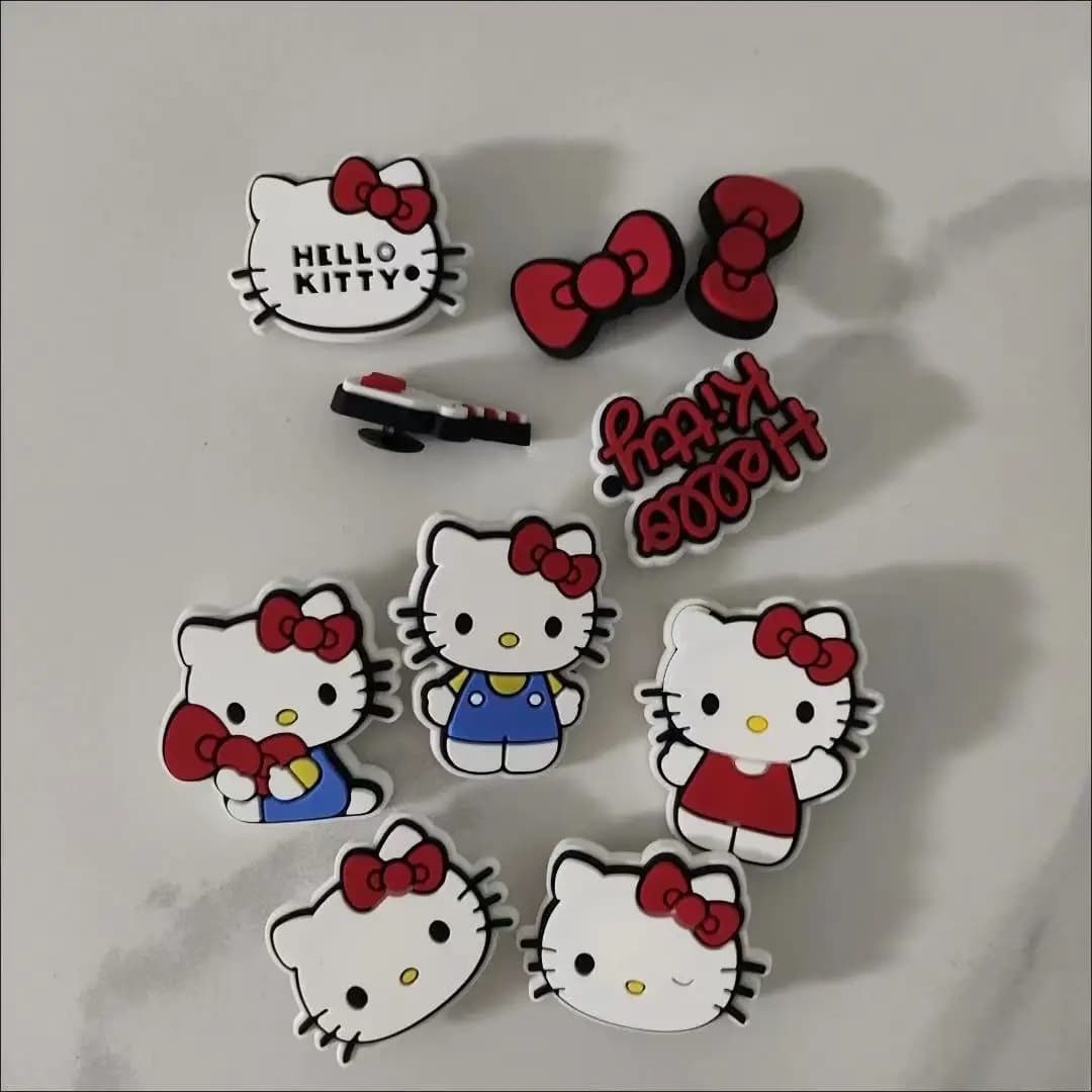 Set Hello Kitty 2026: Charms per Scarpe Fai-da-te Serie Cartone Animato Gatto KT, Accessori da Giardino, Fibbie per Zoccoli e Sandali, Decorazioni Regalo