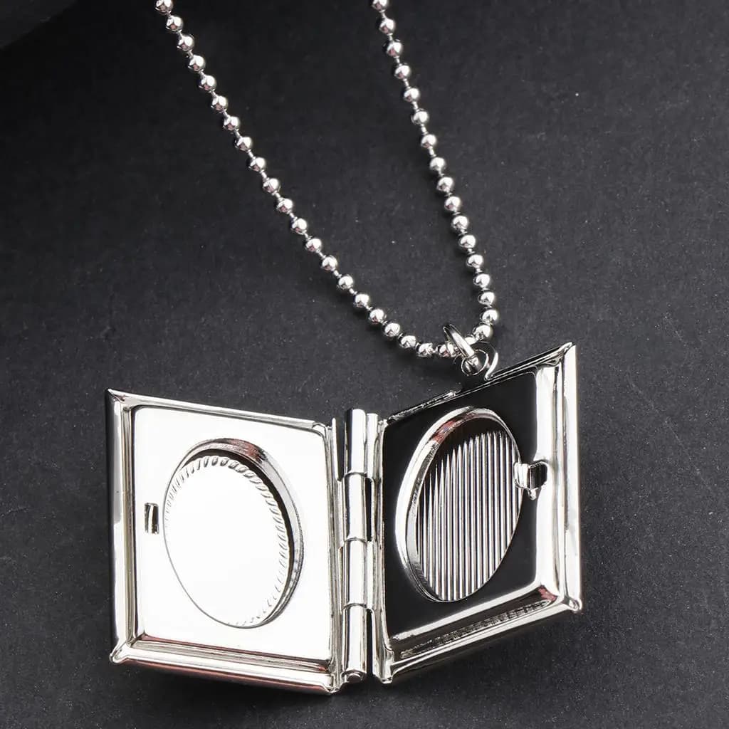 Collana con Ciondolo a Medaglione Rettangolare Placcato Oro e Argento, Cornice Incisa per Foto, Regalo di Gioielleria per Donne, Ragazze e Uomini