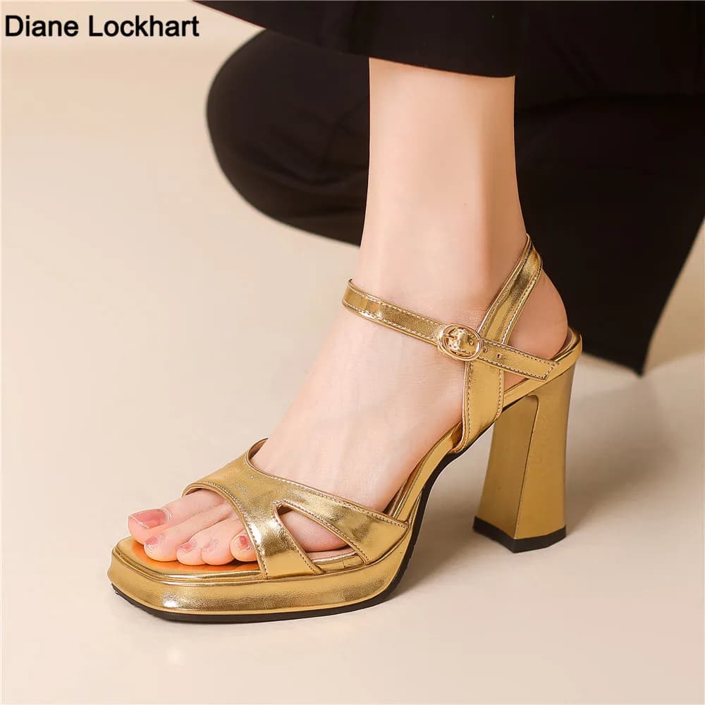 Sandali da donna di lusso 2025 Scarpe estive Cinturini alla caviglia Oro Argento Tacchi alti Scarpe da festa con punta chiusa Designer femminile Big Size34-46