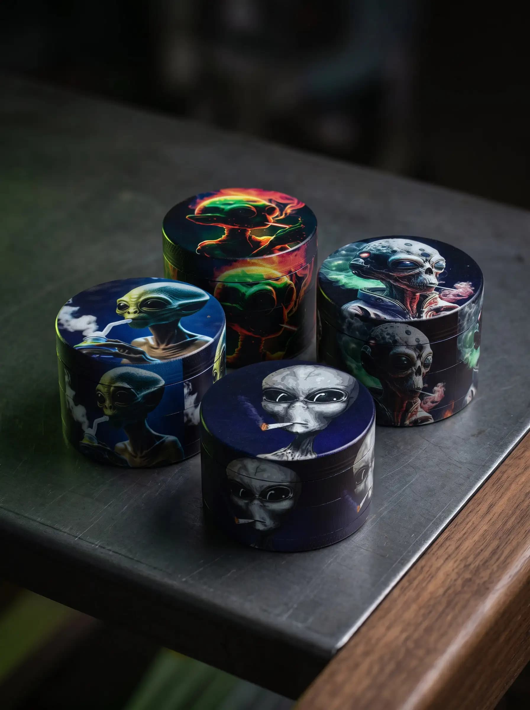 50mm Four Style Skull Grinder Metal 4-Layer Spice Grinder with Mesh Screen Portable Manual Mill for Kitchen Travel Tabletop Use