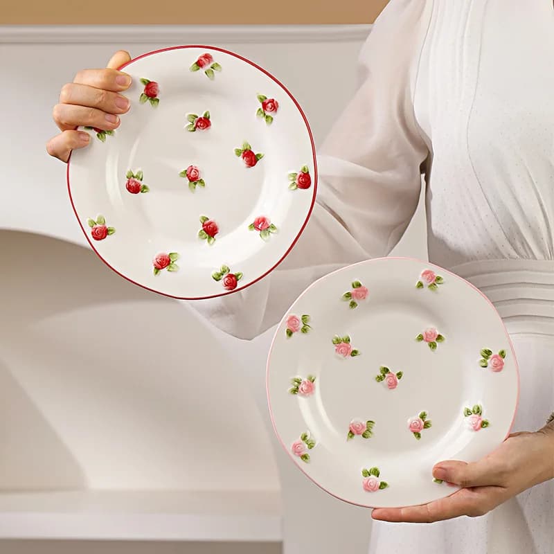 New Hand-Painted Ceramic Relief round Cake Plate High Aesthetic Value Lead-Free Glaze under Color Welcoming Guest Water