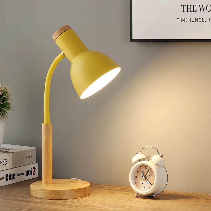 Lampada da tavolo E27 Lampada da scrivania a LED in legno nordico Lampada da comodino creativa per camera da letto Lampada piccola Protezione per gli occhi Lettura Decorazione della casa
