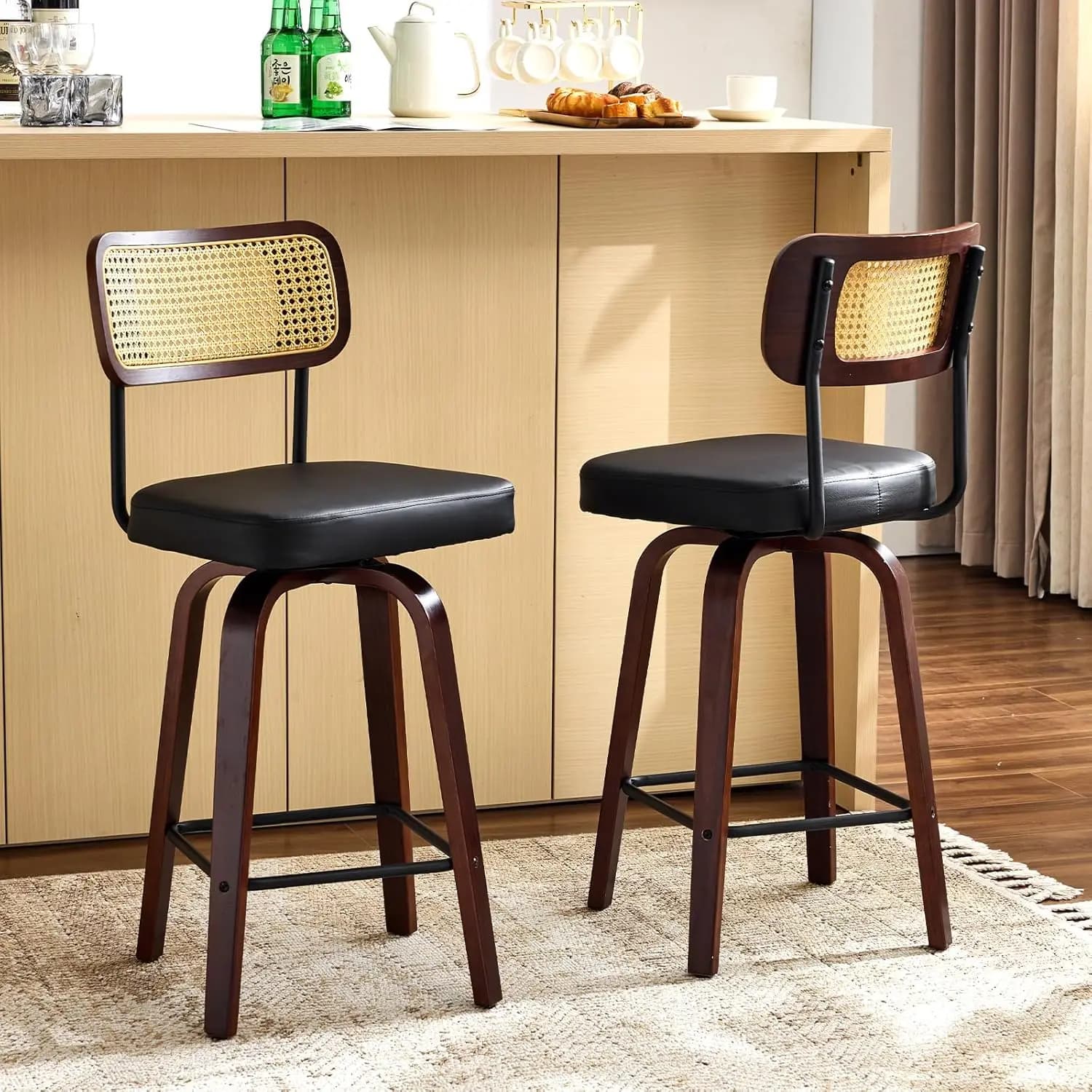 Sgabello da bar moderno 26 pollici di altezza, in pelle PU con schienale in rattan, girevole a 360° ° Sgabelli da bar girevoli con gambe in legno massello per isola cucina e bar domestico, B