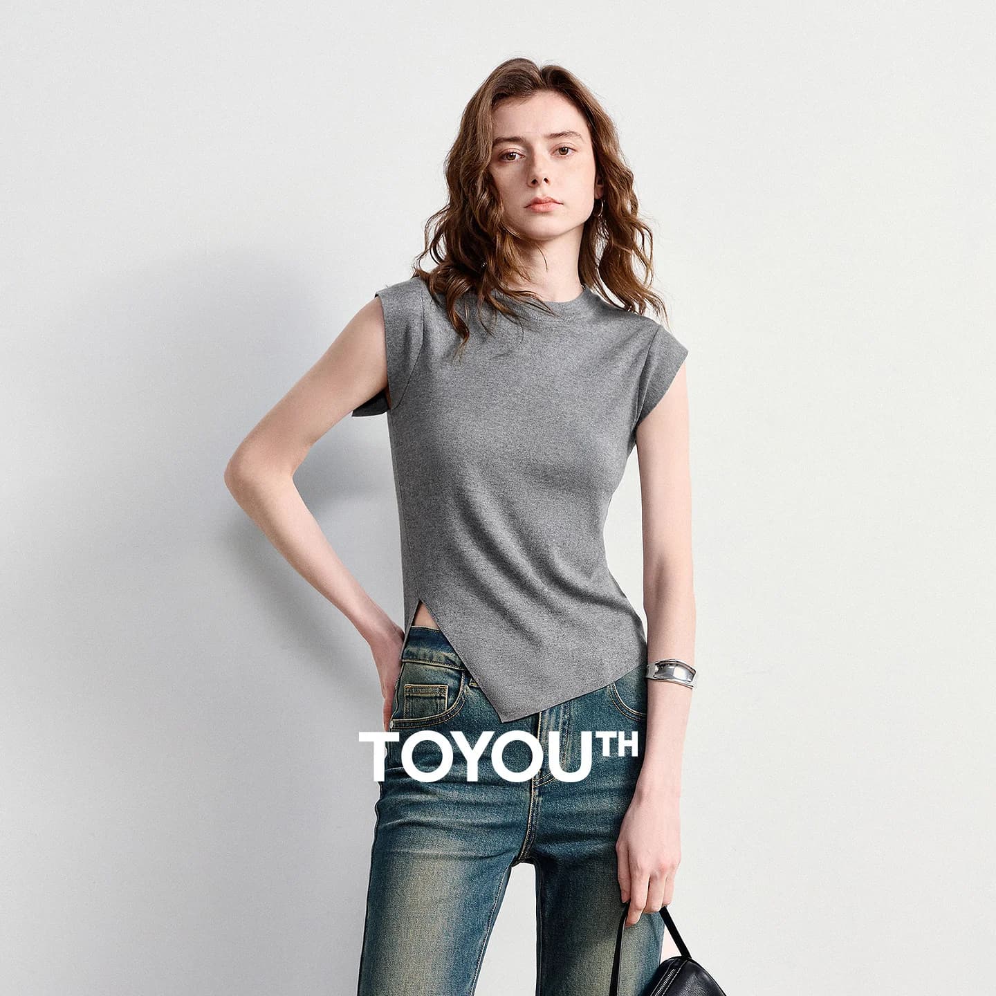 TOYOUTH Maglieria in Lyocell da Donna Estate 2026 Nuova Collezione Girocollo Spalle Larghe Senza Maniche Asimmetrica Top Pullover