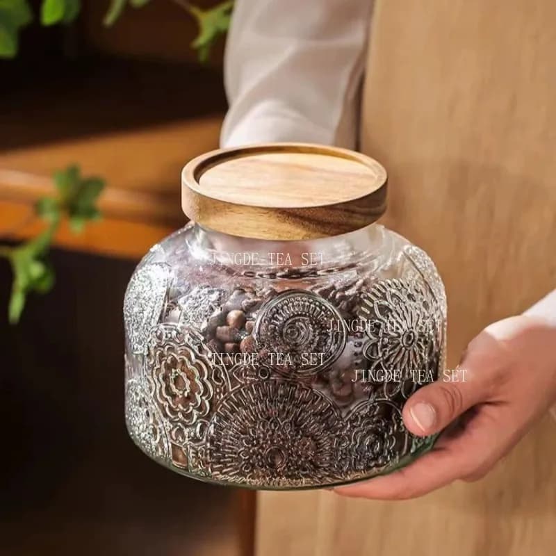Embossed Glass Storage Jar Wooden Lid Vintage Airtight Canister for Tea Beans Dried Fruit Kitchen Food Container Tea Caddies