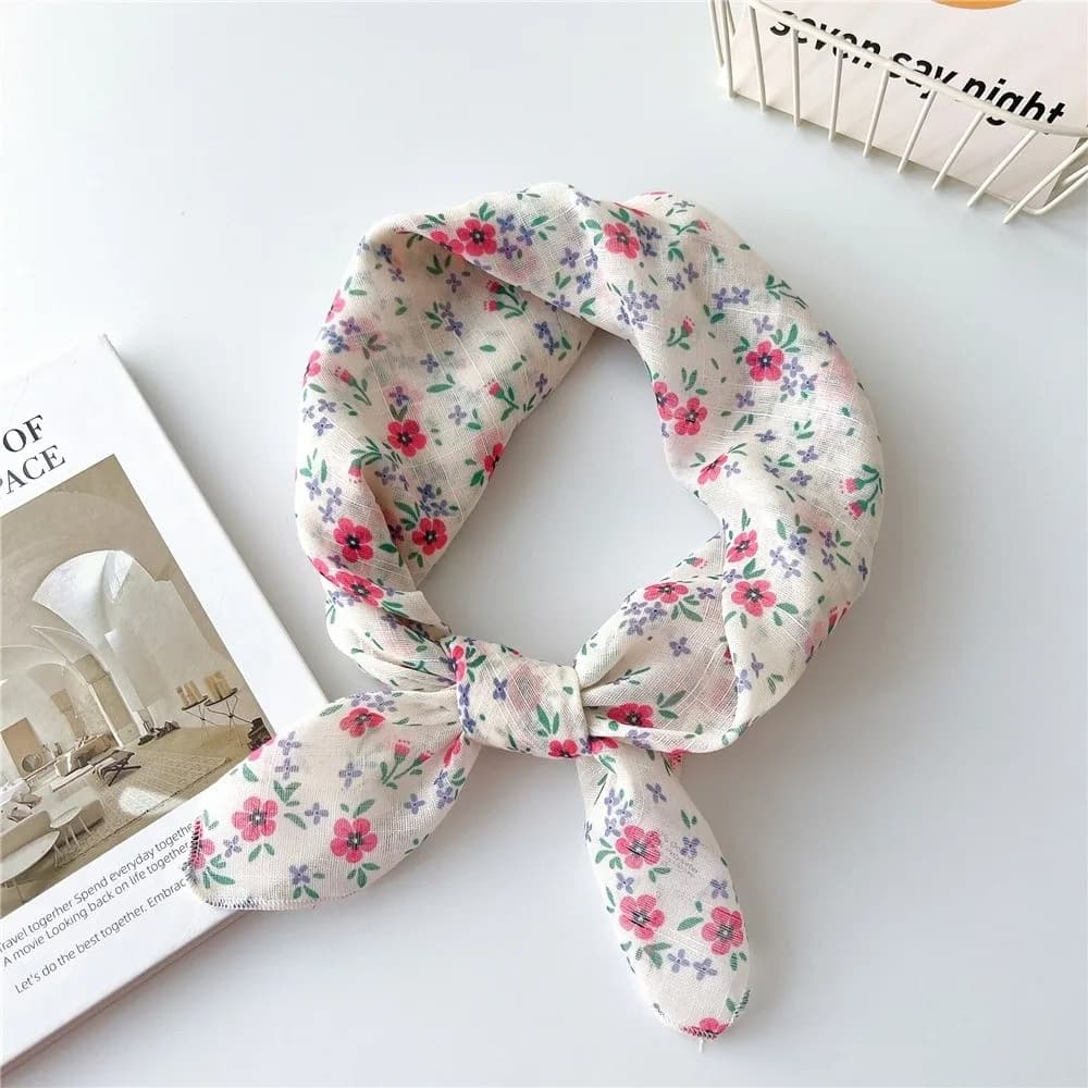 Foulard Quadrato con Stampa Floreale alla Moda, Sciarpa Traspirante in Cotone e Lino, Copricapo Decorativo e Protezione Solare