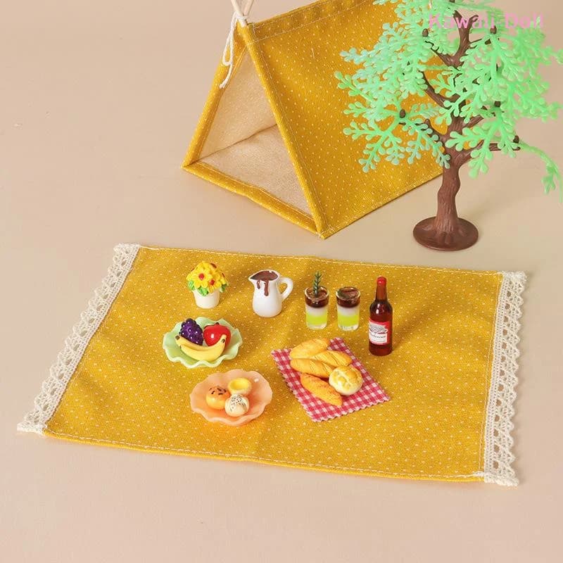 Set di tenda da campeggio in miniatura per casa delle bambole in scala 1:12 con tappetino da picnic e modello di cibo, accessori per casa delle bambole per decorazioni fai da te