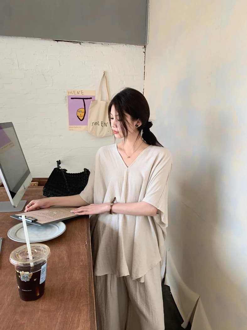 Loose V-neck Batwing Sleeve T-shirt Wide Leg Pants Casual Summer Two-piece Set Simple Elegant Women's Fashion Ensemble