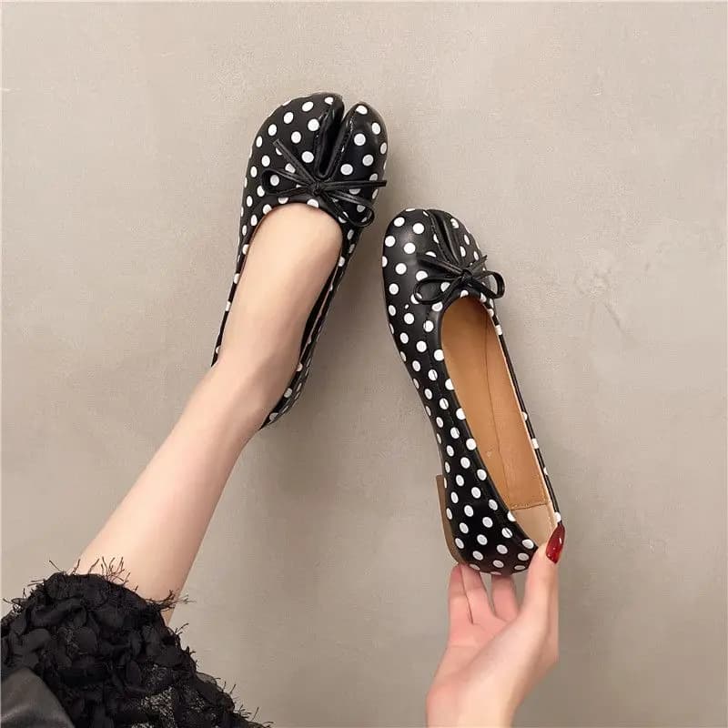 Kawaii Slit Toe Flat Shoes Women Polka Dot Soft Leather Bow Ballet Flats Female Shallow Casual Daily Slip On Loafers