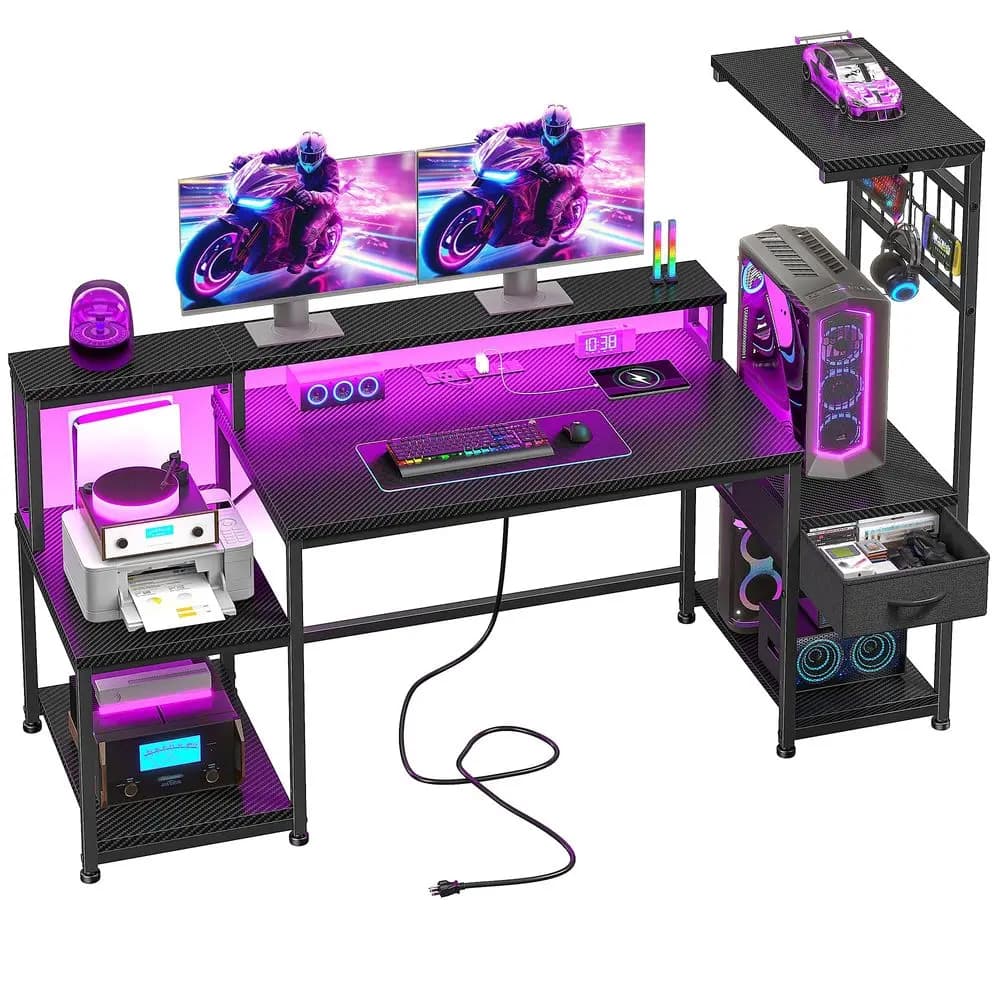 Scrivania da Gaming 55 Pollici con Luci LED e Prese Elettriche, Scrivania per Computer con Cassetti e Supporto Monitor, Tavolo da Gaming con Ripiani Portaoggetti