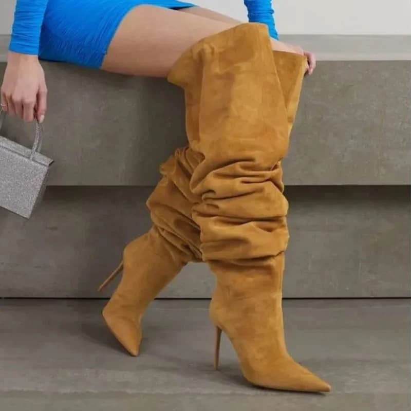 Stivali alti alla coscia a spillo pieghettati con punta a punta marrone Donna Inverno 2026 Stivali in pile scamosciata sexy sopra il ginocchio blu Scarpe da donna