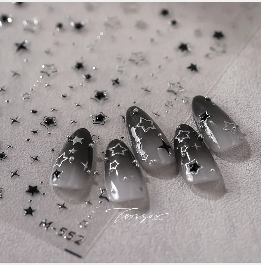 Adesivi per Unghie con Stelle in Stile Dark Cool, Decorazioni 3D Adesive con Stelle Argentate, Accessori per Manicure Fai-da-Te
