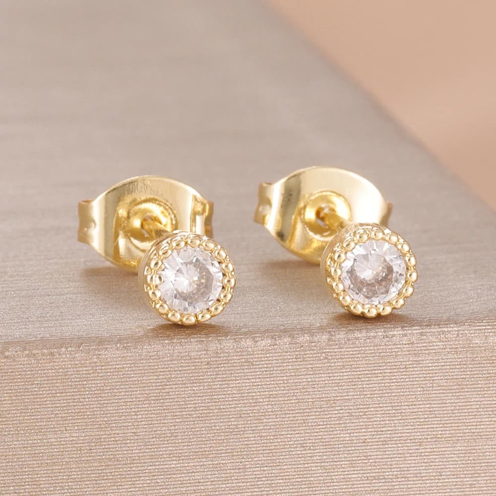 2 paia di orecchini a stella con zirconi geometrici alla moda per donna, gioielli scintillanti color oro con cristalli per piercing alla cartilagine, perfetti per feste.