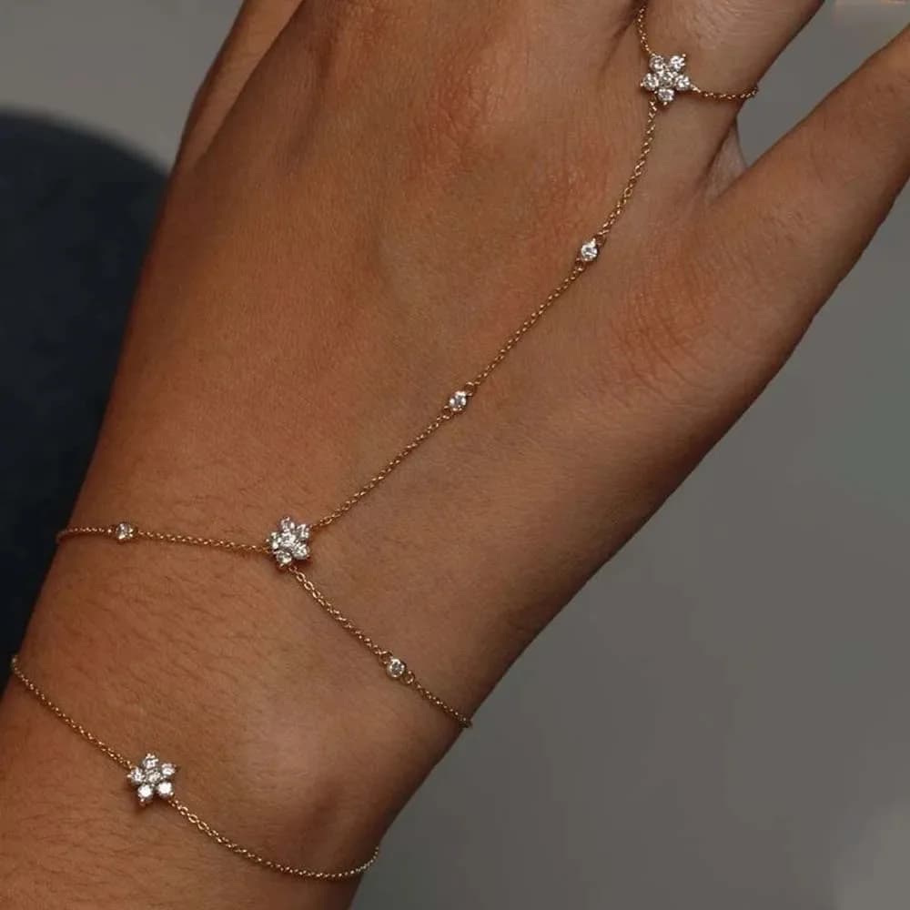 Summer New Rhinestone Flower Hand Back Bracelet Wedding Jewelry for Women Crystal Geometric Finger Bracelet Party Jewelry Gift