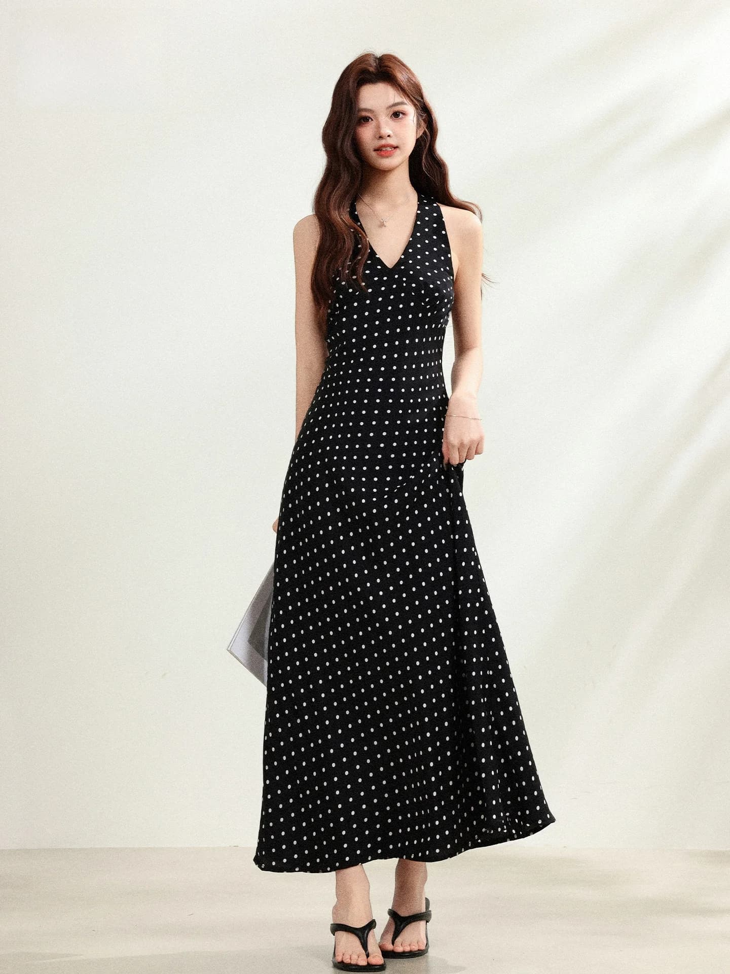 Black V-neck Retro Polka Dot Sleeveless Dress Women's New 2026 Summer Design Slimming Long Skirt High Waist Gathered A-line