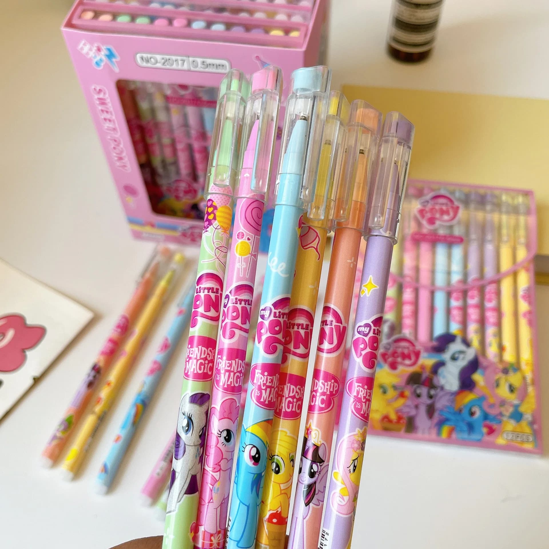 12 penne gel, penne in stile Ins con simpatici cartoni animati, decorazioni per compleanni e omaggi, regali di Natale per amici, regali