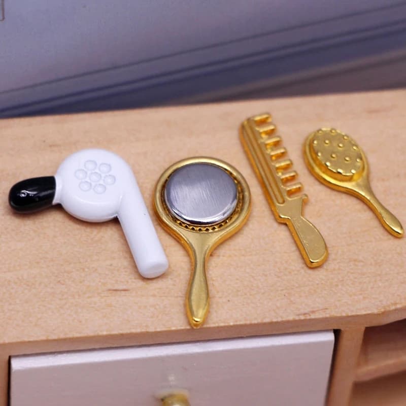 Set di accessori per la cura dei capelli in miniatura 1:12, con pettine, specchio e asciugacapelli, per la decorazione del bagno della casa delle bambole.