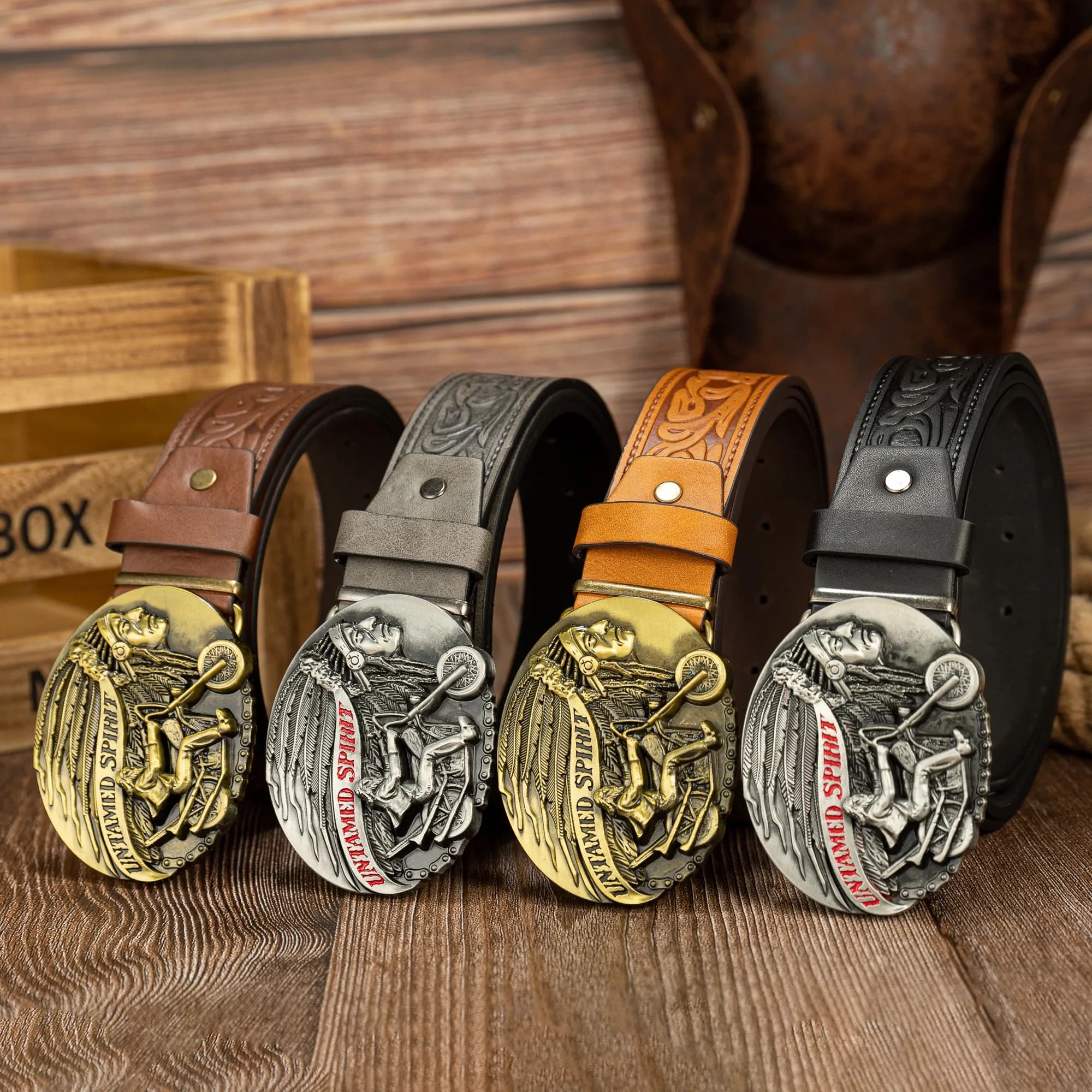 Cintura in Pelle PU Intrecciata con Motivi Floreali e Fibbia Stile Motociclistico, Accessorio Unisex alla Moda per Uomini e Donne