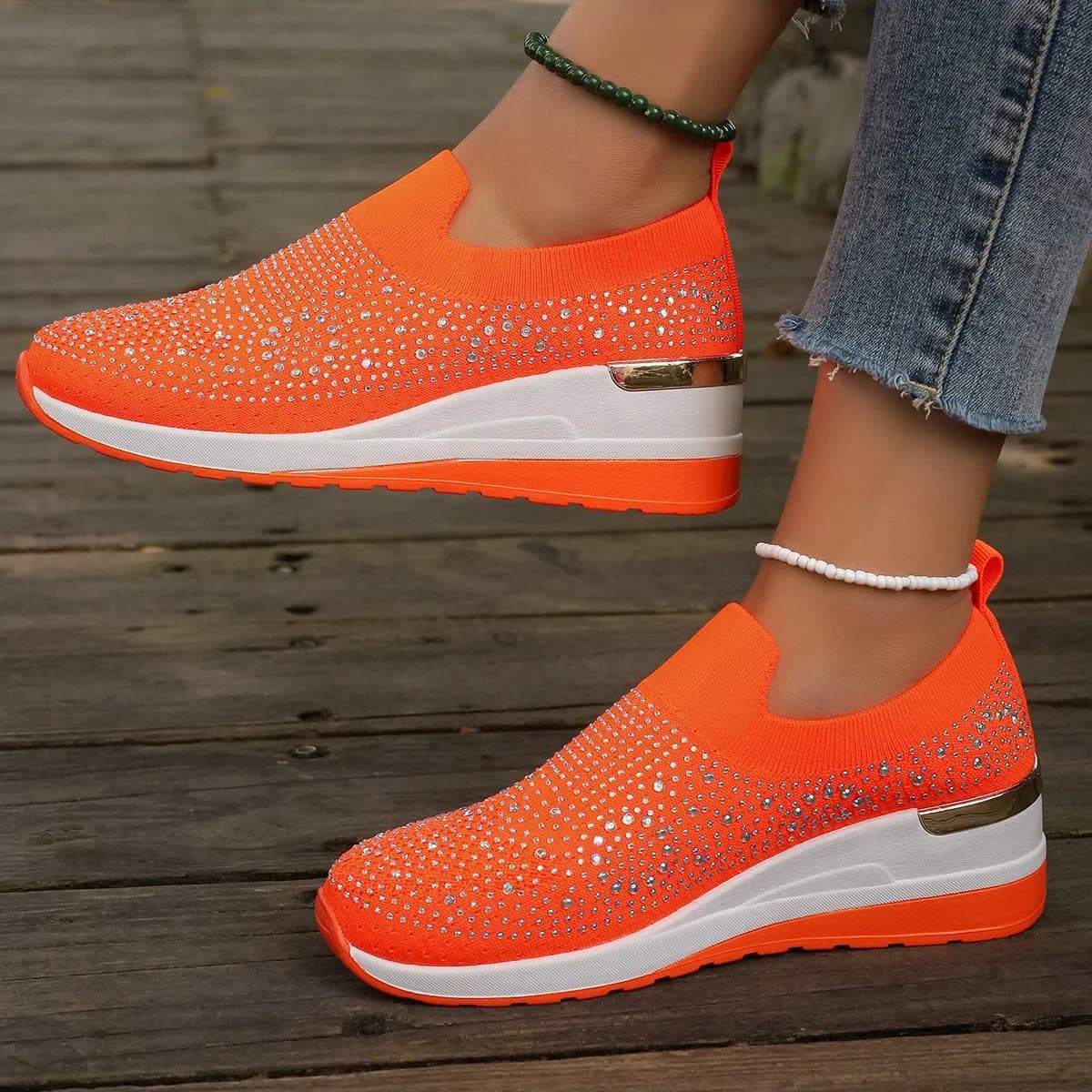 Scarpe da ginnastica casual con strass arancioni scarpe leggere da donna con zeppa traspirante slip on 2024 nuove comode scarpe sportive in rete primaverile