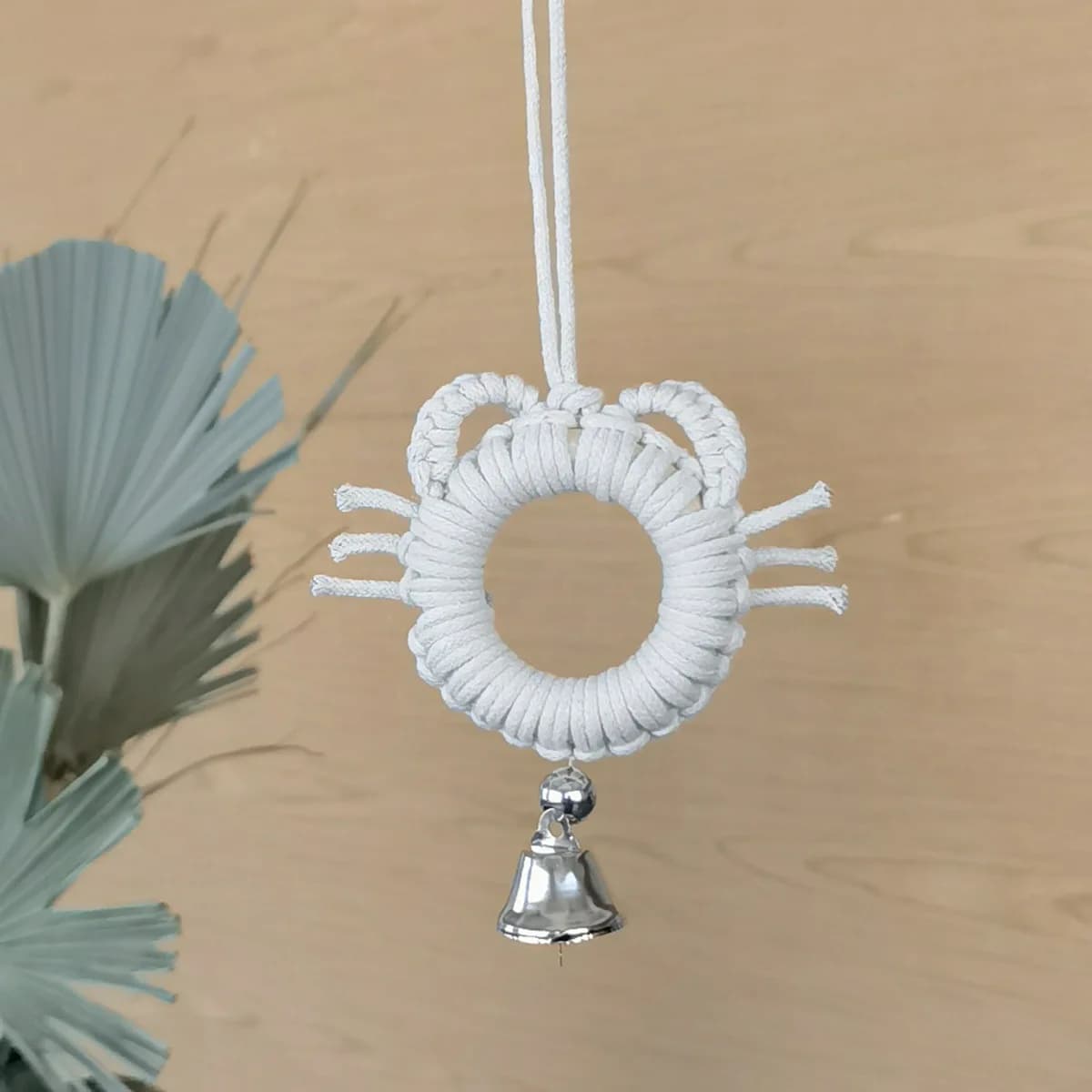 Ciondolo a campana con testa di gatto intrecciata a mano, ornamento per albero di Natale, regalo speciale di Natale