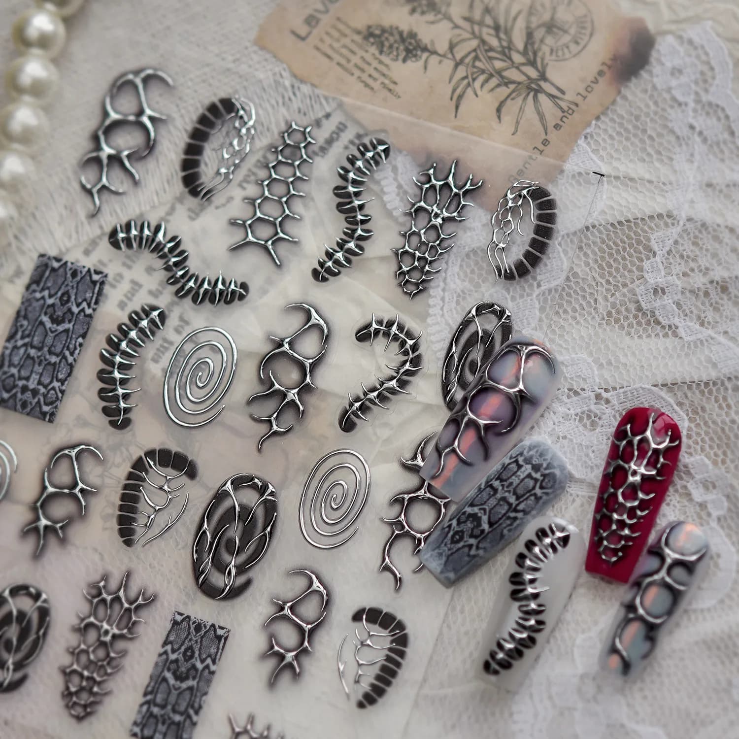 Adesivi per Unghie Punk Nero Argento, Stile Gotico con Motivi Astratti di Ossa, Scheletri e Spirali, Autoadesivi